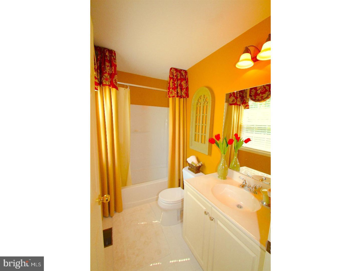 1150 Rupert Road Sanatoga, PA 19464 - Photo 17 of 25 Spare bedroom with full bathroom