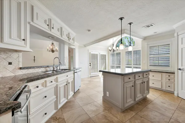 $539,000 | 14919 Redwood Cove Court, Houston, TX 77062