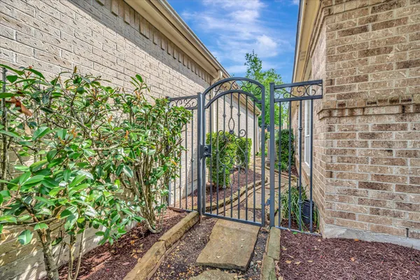 $539,000 | 14919 Redwood Cove Court, Houston, TX 77062