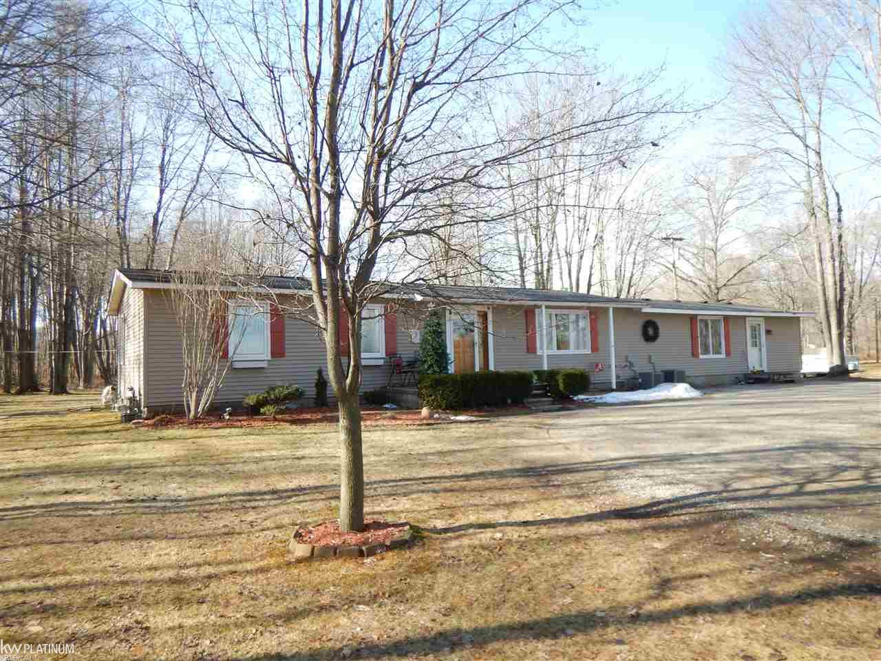 8488 McKinley Road Algonac, MI 48001 - Photo 7 of 52 31338898-6.JPG
