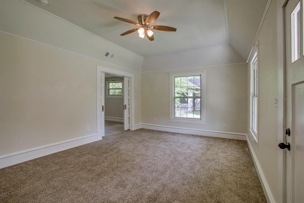 301 Madison Street Cleburne, TX 76033 - Photo 8 of 30