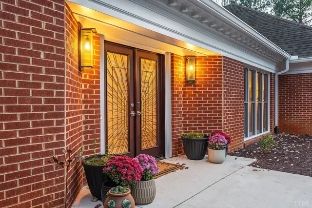 $819,900 | 405 Meadowridge Drive, Lynchburg, VA 24503