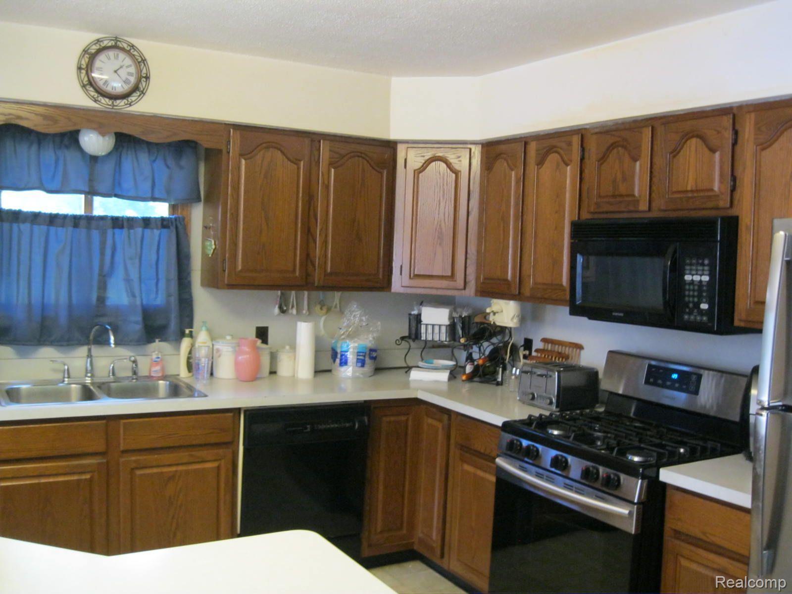 2131 Ormond Road White Lake, MI 48383 - Photo 7 of 23 Gallery Image 7