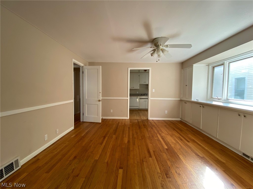 2557 Kendall Road Cleveland, OH 44120 - Photo 4 of 21 Gallery Image 4