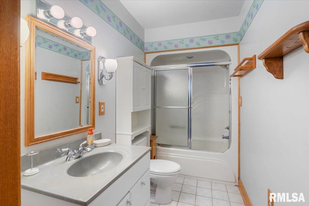 174 West Center Street Girard, IL 62640 - Photo 35 of 41