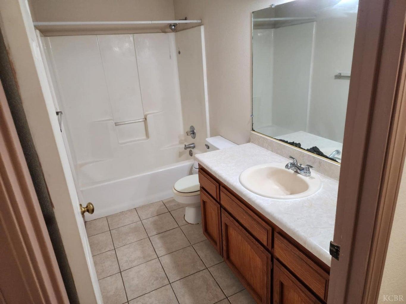 725 18th Place Delano, CA 93215 - Photo 5 of 16