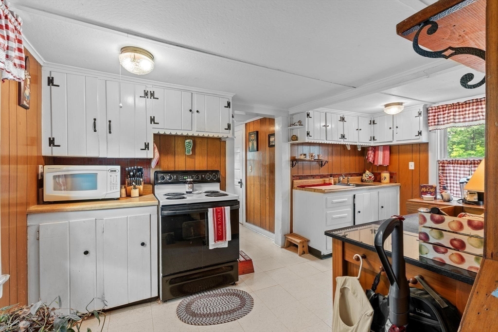 82 Point Grove Road Southwick, MA 01077 - Photo 14 of 33 Gallery Image 14