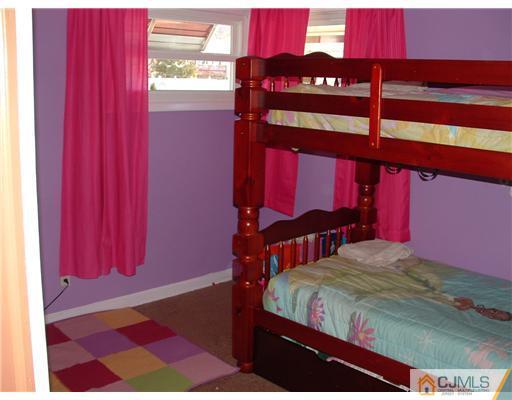38 Roberts Road Somerset, NJ 08873 - Photo 11 of 25 Gallery Image 11