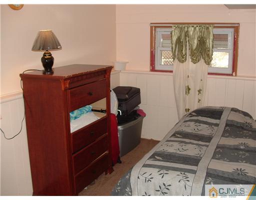 38 Roberts Road Somerset, NJ 08873 - Photo 14 of 25 Gallery Image 14