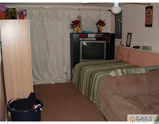 38 Roberts Road Somerset, NJ 08873 - Photo 16 of 25 Gallery Image 16