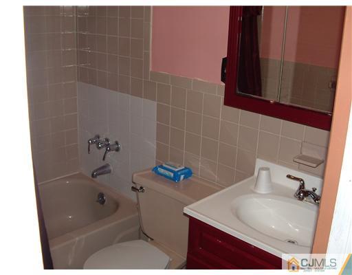 38 Roberts Road Somerset, NJ 08873 - Photo 20 of 25 Gallery Image 20