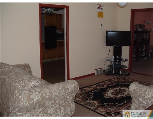 38 Roberts Road Somerset, NJ 08873 - Photo 3 of 25 Gallery Image 3