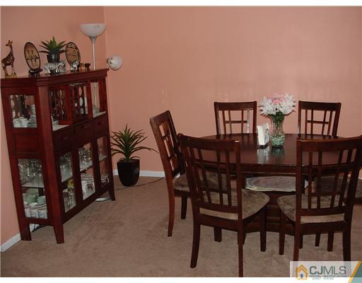 38 Roberts Road Somerset, NJ 08873 - Photo 4 of 25 Gallery Image 4