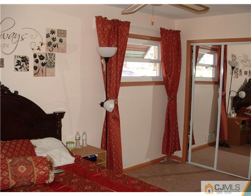 38 Roberts Road Somerset, NJ 08873 - Photo 10 of 25 Gallery Image 10