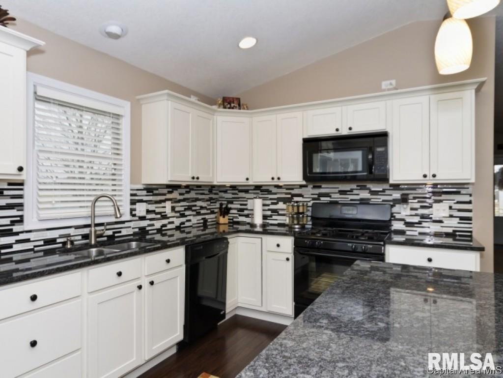 100 Post Road Virden, IL 62690 - Photo 4 of 23