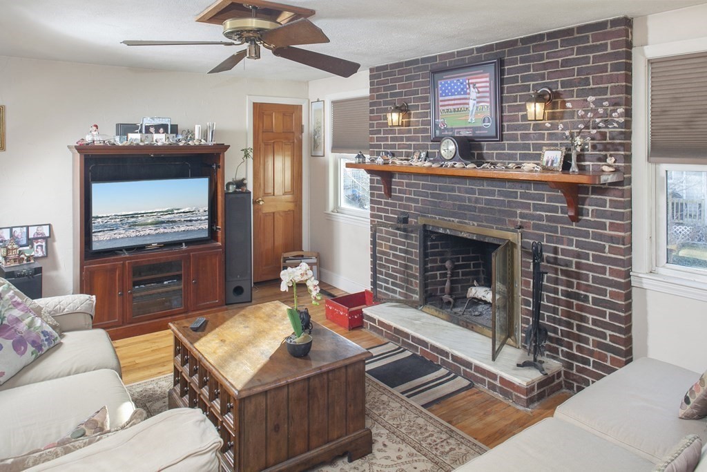 47 Nantasket Road Hull, MA 02045 - Photo 4 of 13