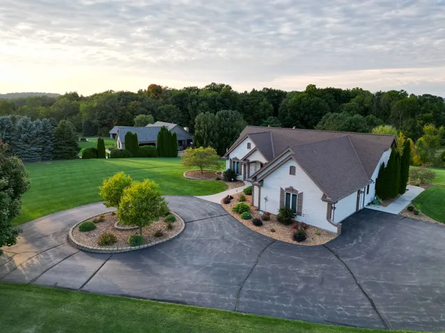 $789,900 | 4942 Bridle Path Road, Polk, WI 53076