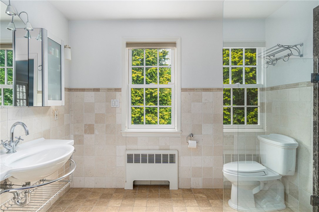 346 Rumstick Road Barrington, RI 02806 - Photo 12 of 26 Gallery Image 12