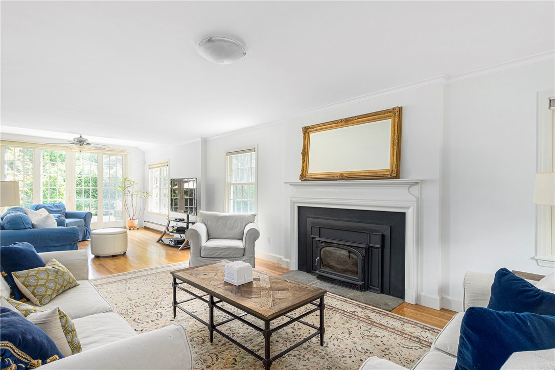 346 Rumstick Road Barrington, RI 02806 - Photo 4 of 26 Gallery Image 4