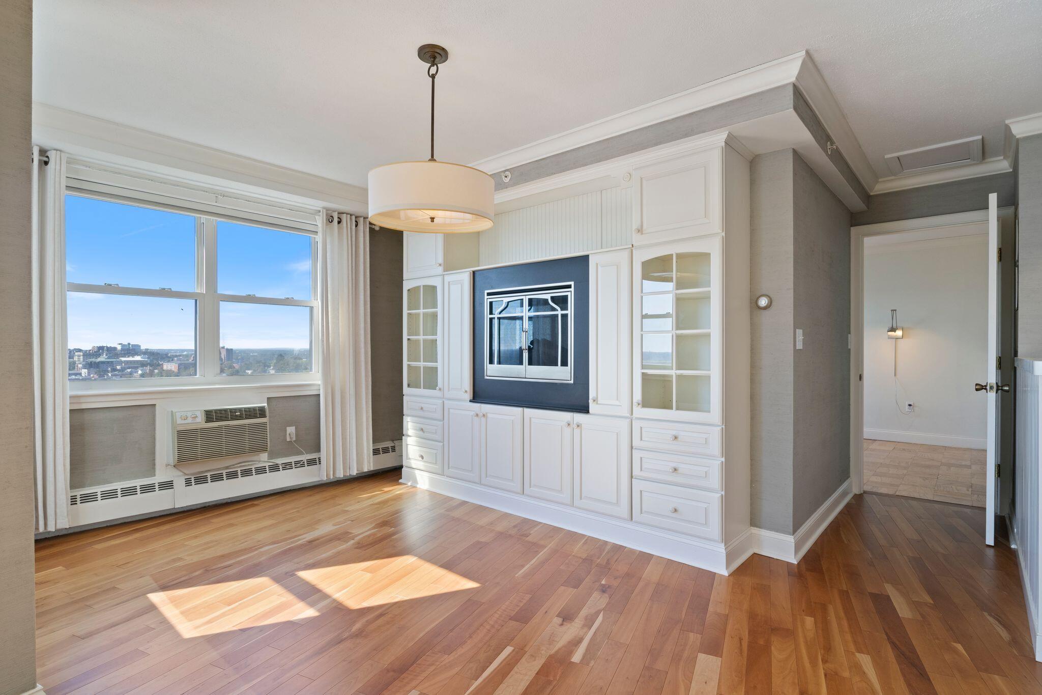 45 Eastern Promenade, Unit 11H Portland, ME 04101 - Photo 4 of 52 45_Eastern_Promenade_12H