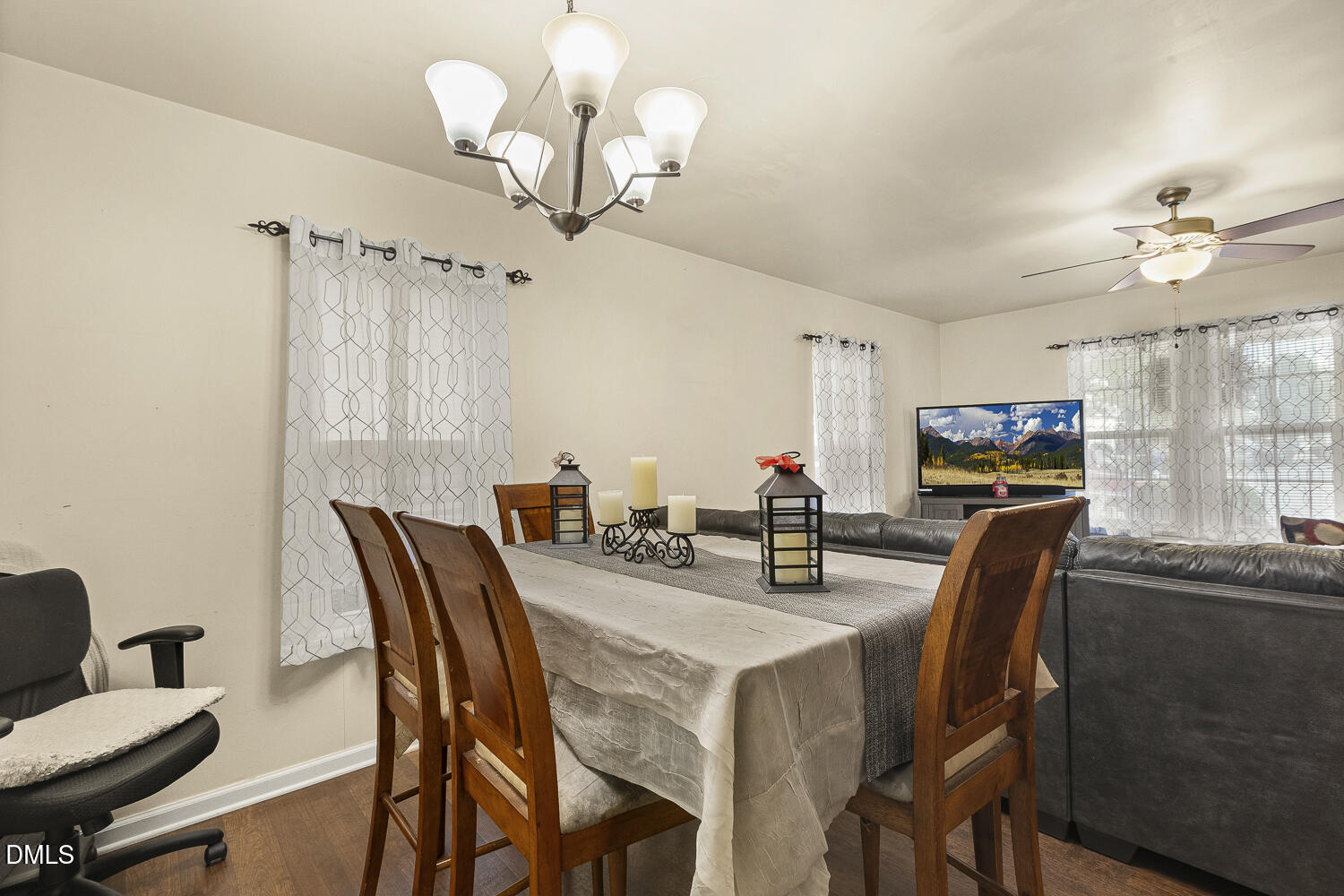 2712 Patbrook Lane Raleigh, NC 27610 - Photo 10 of 28 010