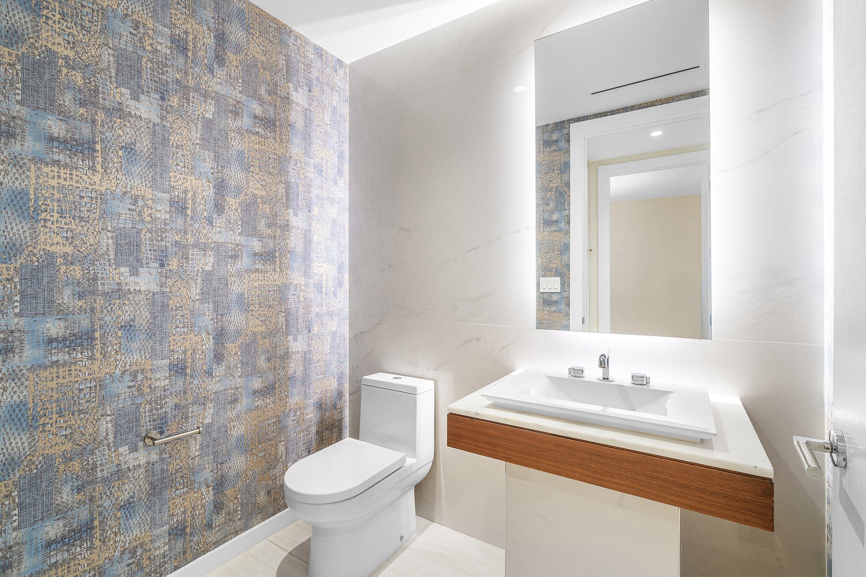 200 Southeast Mizner Boulevard, Unit 209 Boca Raton, FL 33432 - Photo 24 of 59 Powder Room