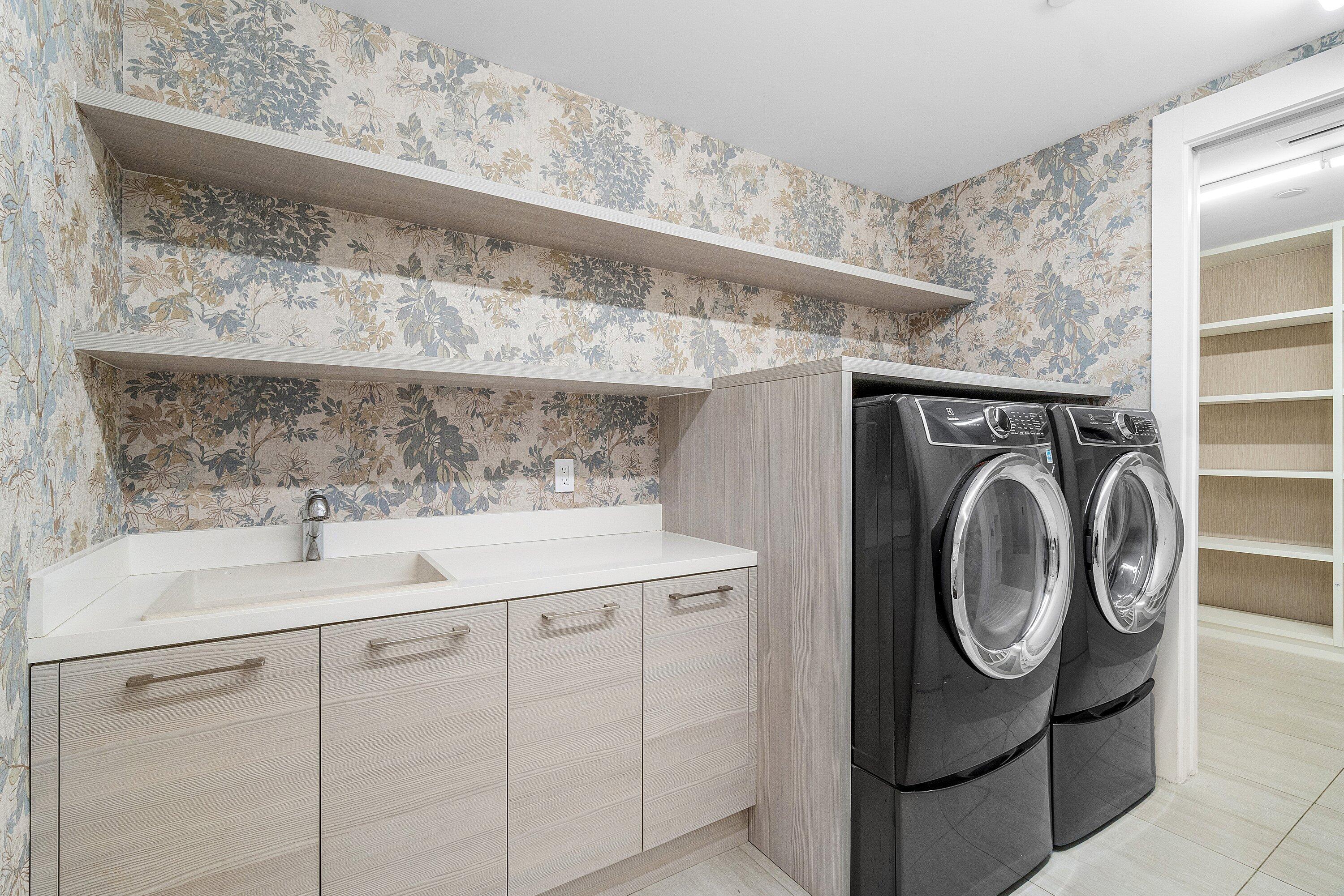 200 Southeast Mizner Boulevard, Unit 209 Boca Raton, FL 33432 - Photo 27 of 59 Laundry Room/Pantry