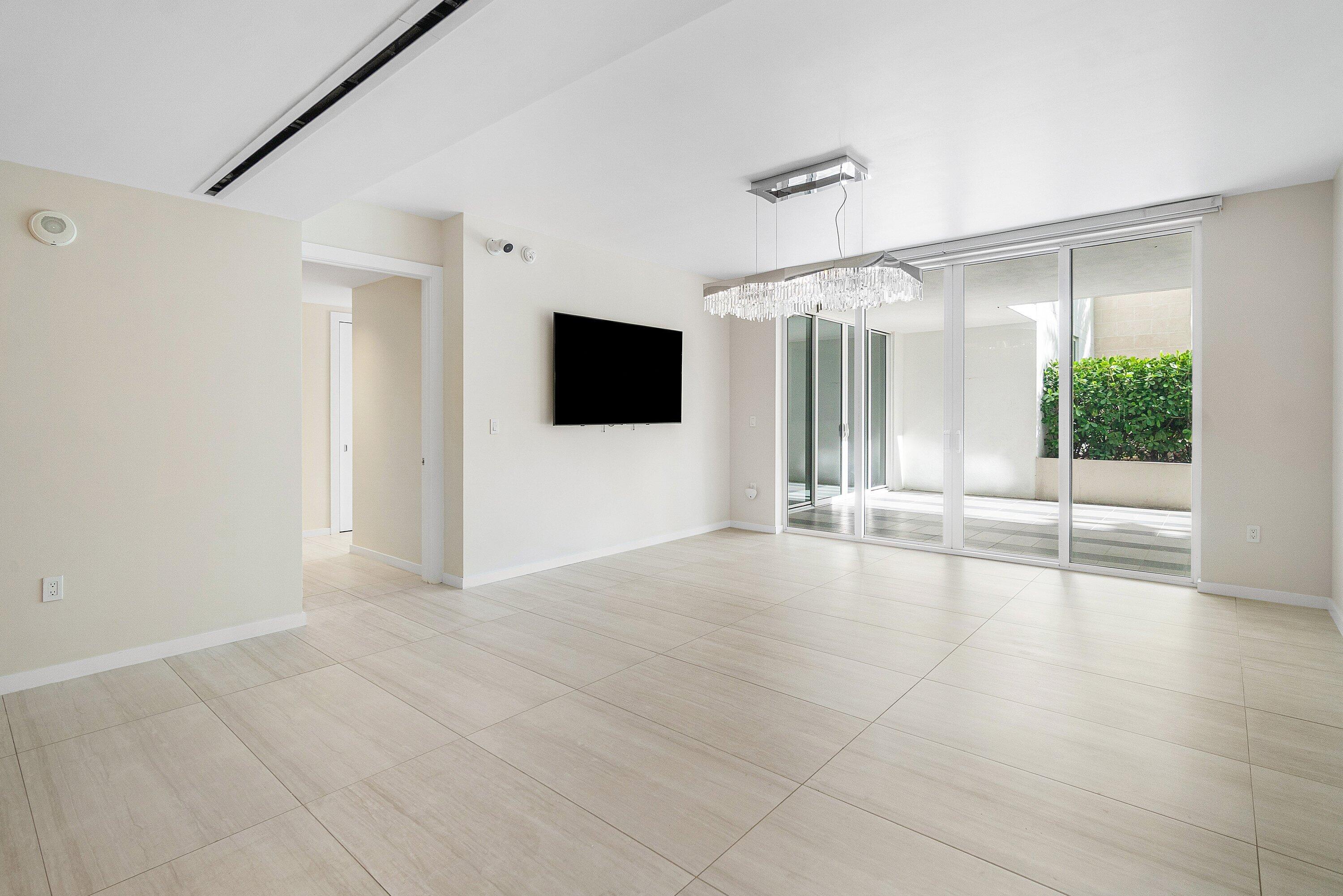 200 Southeast Mizner Boulevard, Unit 209 Boca Raton, FL 33432 - Photo 6 of 59 Living Room