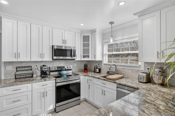 $575,000 | 128 South Highland Avenue, Ossining, NY 10562