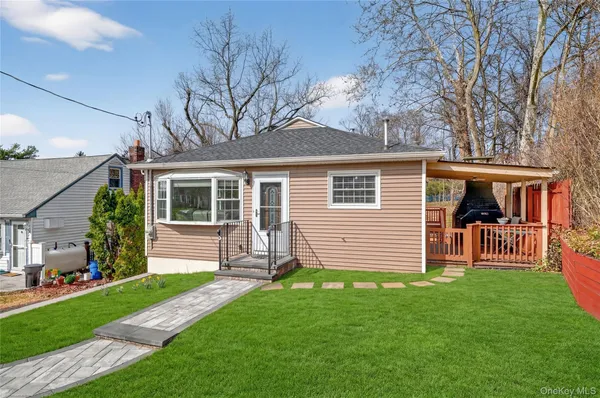 $575,000 | 128 South Highland Avenue, Ossining, NY 10562