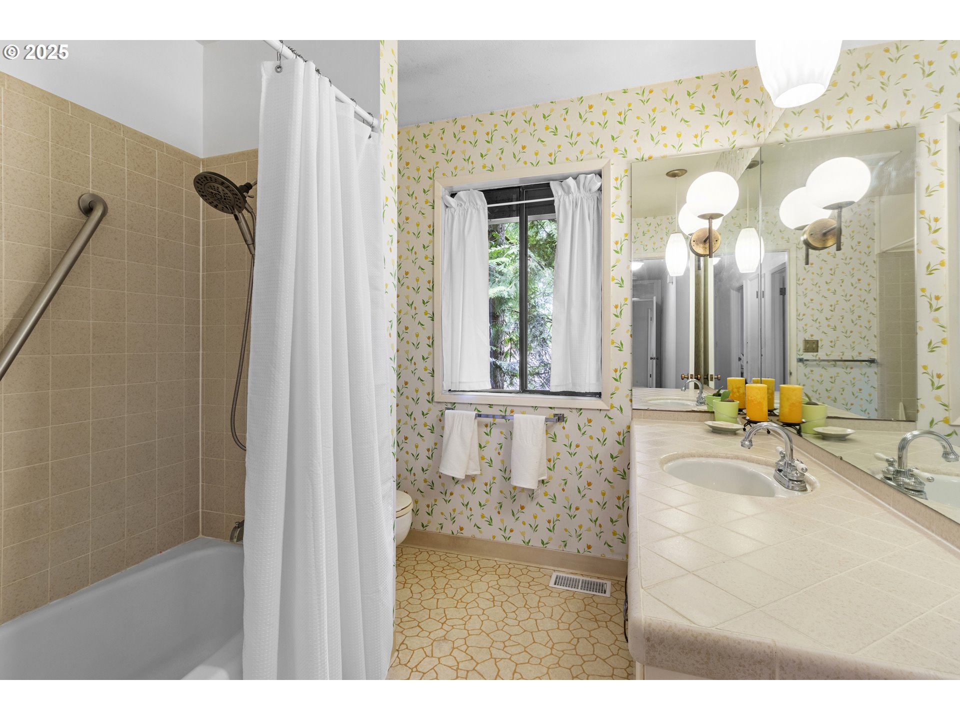 4940 Southwest Humphrey Park Road Portland, OR 97221 - Photo 27 of 40