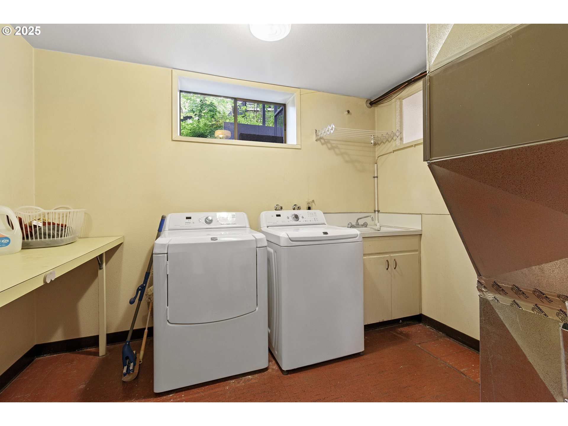 4940 Southwest Humphrey Park Road Portland, OR 97221 - Photo 35 of 40