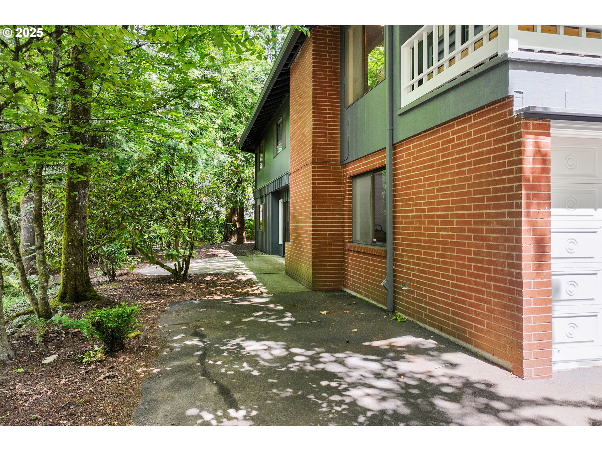 4940 Southwest Humphrey Park Road Portland, OR 97221 - Photo 37 of 40