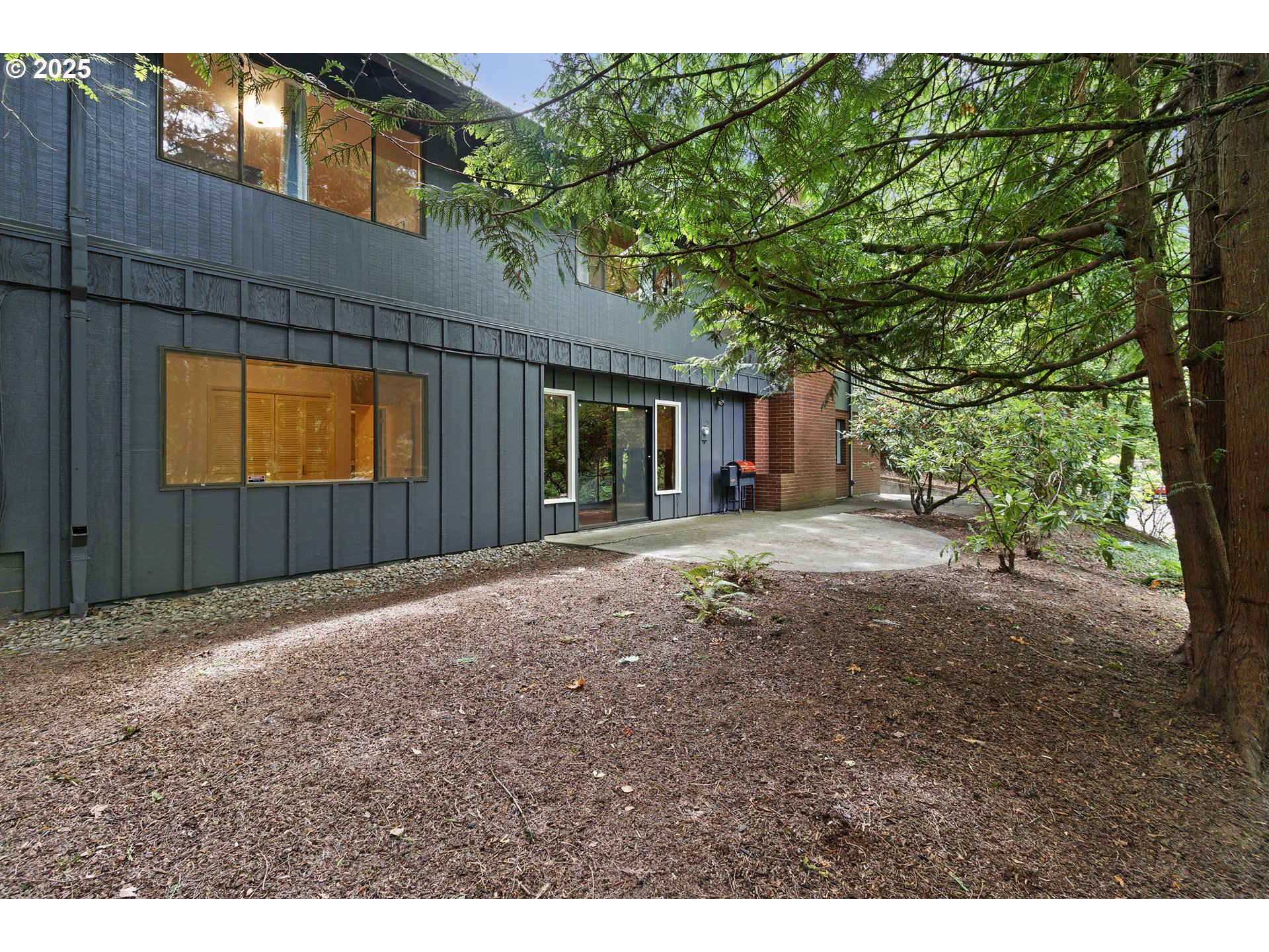 4940 Southwest Humphrey Park Road Portland, OR 97221 - Photo 38 of 40