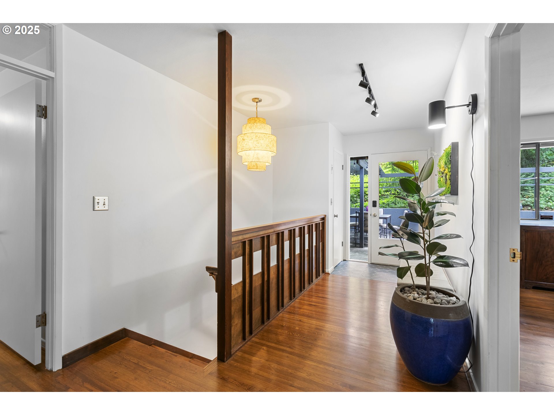 4940 Southwest Humphrey Park Road Portland, OR 97221 - Photo 7 of 40