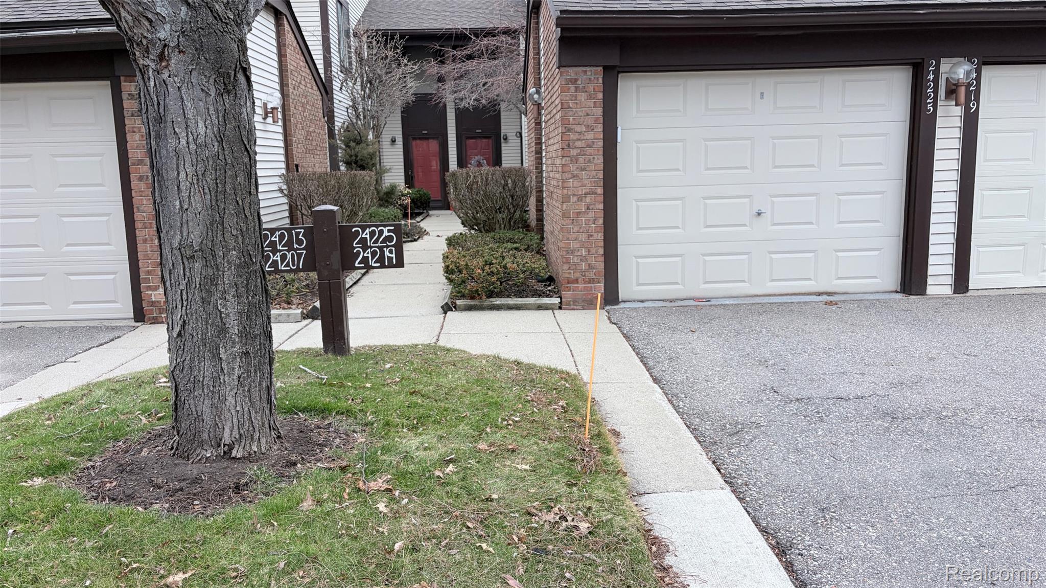 24219 Evergreen Road, Unit 39 Southfield, MI 48075 - Photo 9 of 11 IMG_2238.jpg