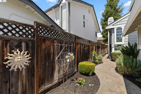 $1,359,000 | 6159 Corte Padre, Pleasanton, CA 94566