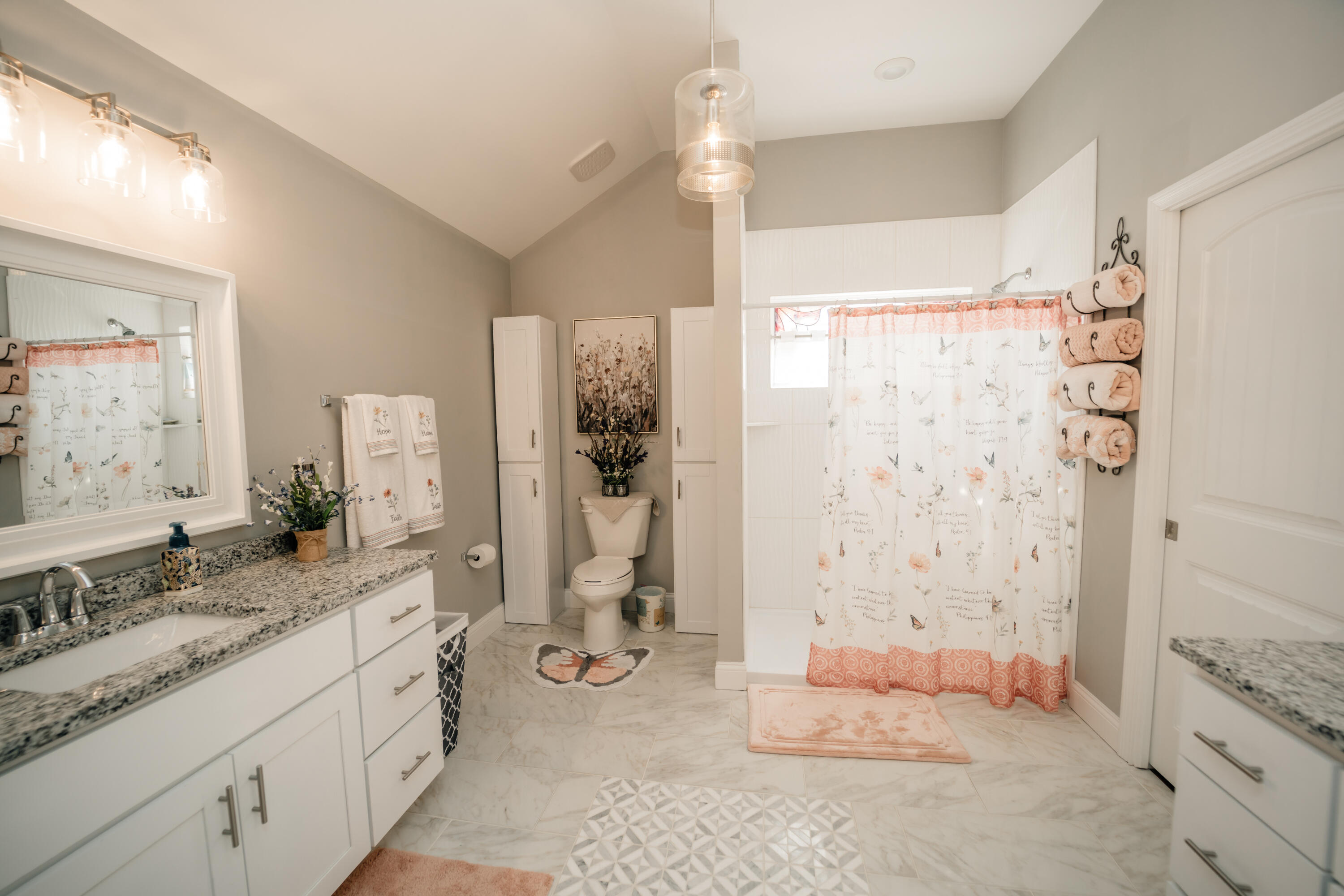15 Lake Ridge Road Somerset, KY 42503 - Photo 8 of 14 Bright Spacious Primary Bathroom!