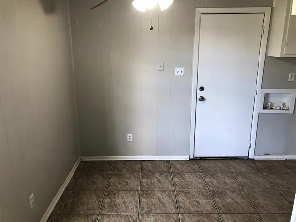 $700 | 2403 East 5th Street, Lubbock, TX 79403