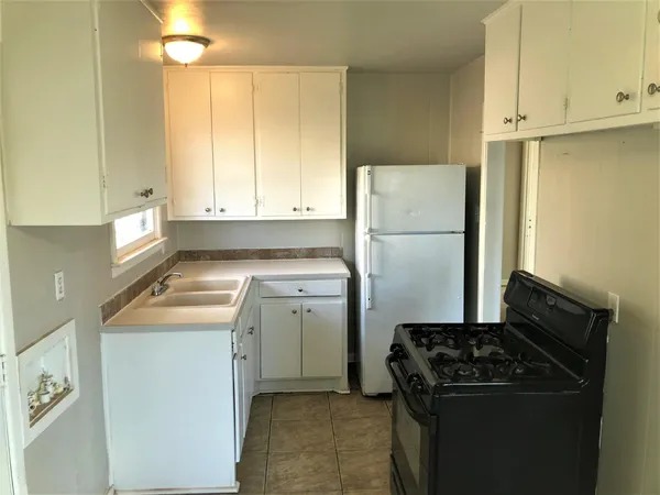 $700 | 2403 East 5th Street, Lubbock, TX 79403