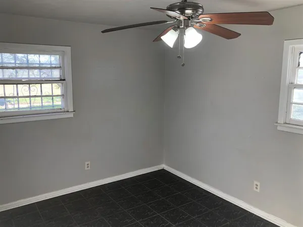 $700 | 2403 East 5th Street, Lubbock, TX 79403