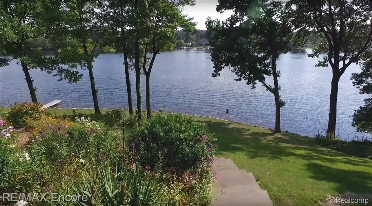 9589 Cherrywood Road Clarkston, MI 48348 - Photo 46 of 46 The perfect summer retreat .