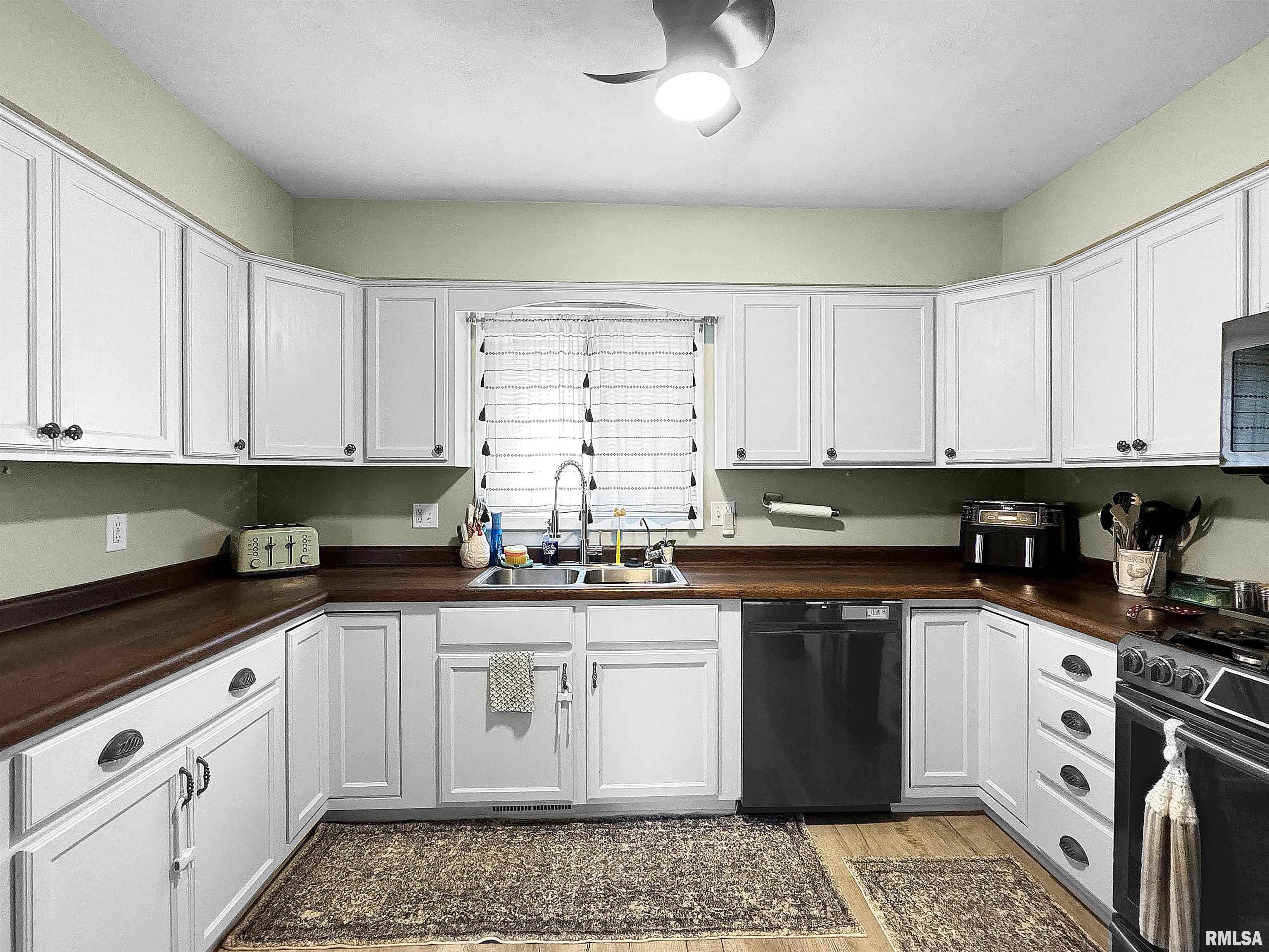 22 Spruce Street Morton, IL 61550 - Photo 8 of 30 Gallery Image 8