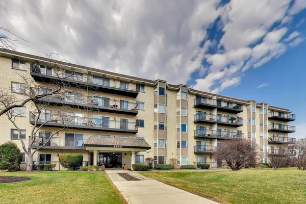 $265,000 | 8640 Waukegan Road, Unit 229, Morton Grove, IL 60053
