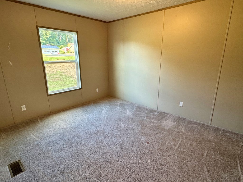 3052 Pipers Gap Road Galax, VA 24333 - Photo 23 of 36 Gallery Image 23