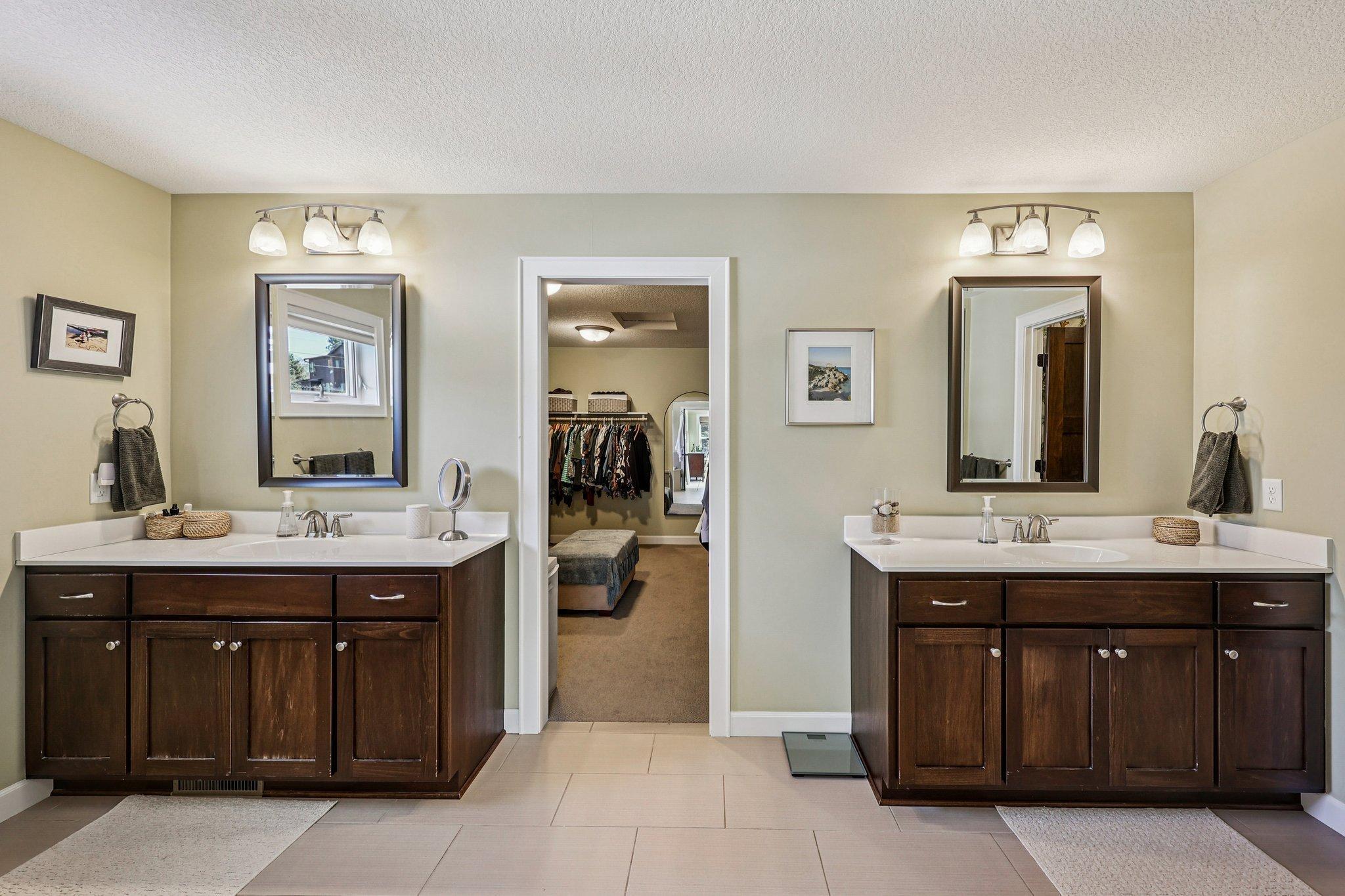 145 Cutacross Road Minneapolis, MN 55422 - Photo 13 of 35