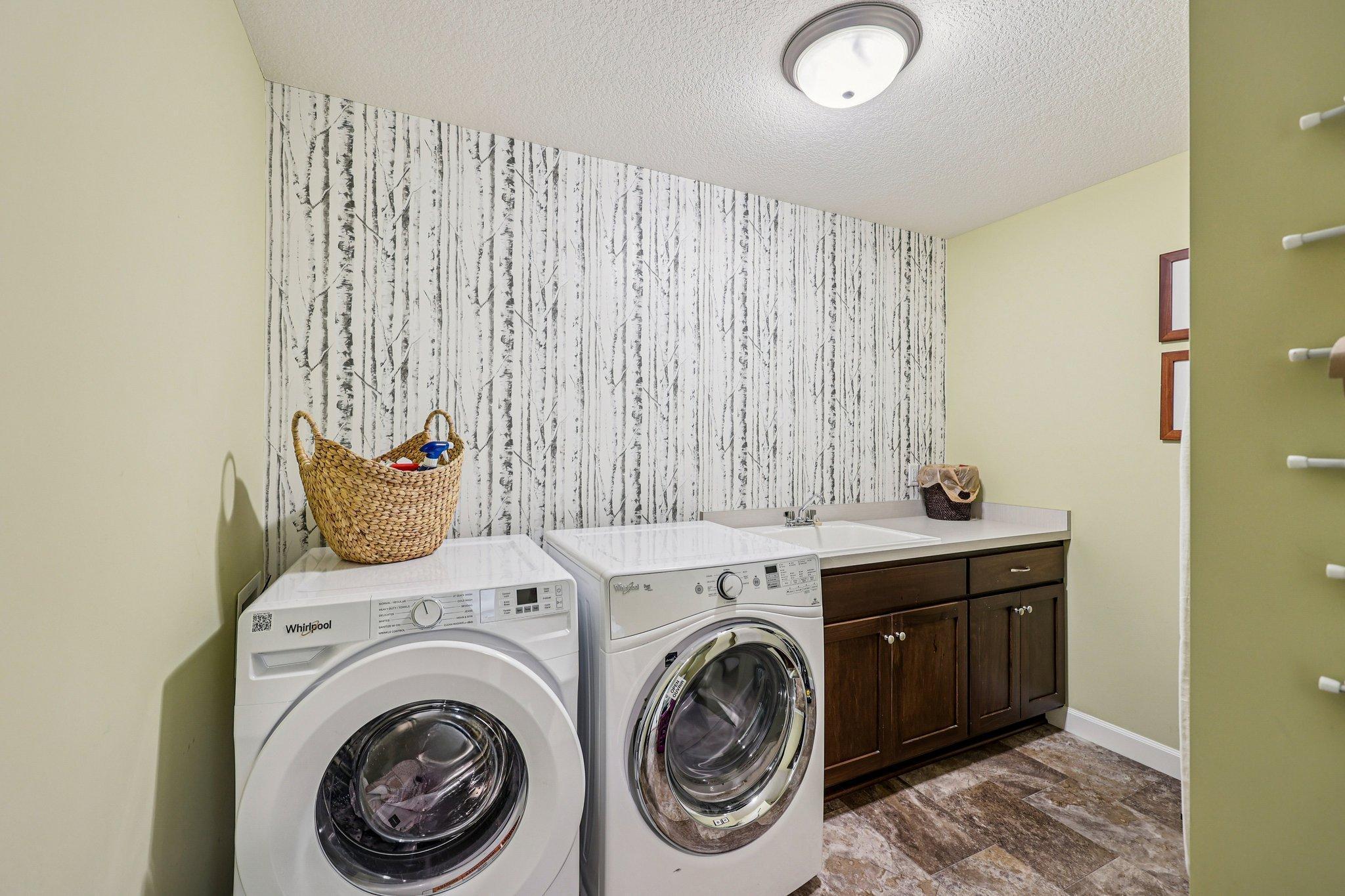 145 Cutacross Road Minneapolis, MN 55422 - Photo 23 of 35