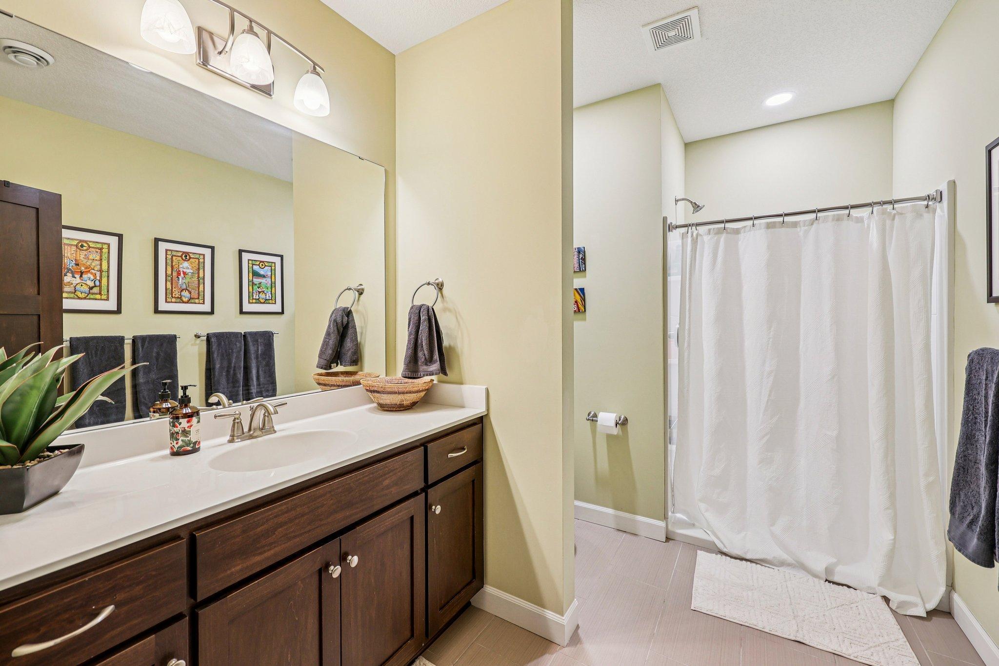 145 Cutacross Road Minneapolis, MN 55422 - Photo 28 of 35