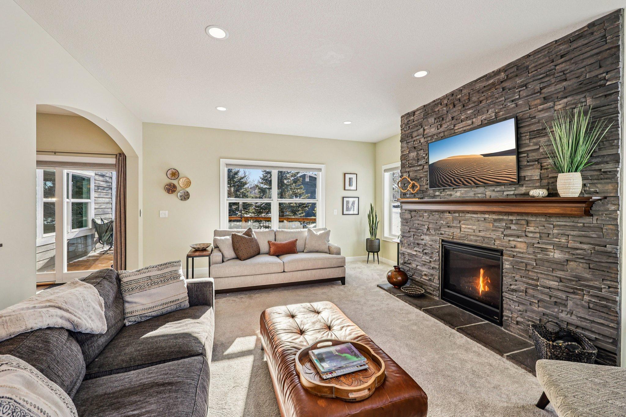 145 Cutacross Road Minneapolis, MN 55422 - Photo 4 of 35