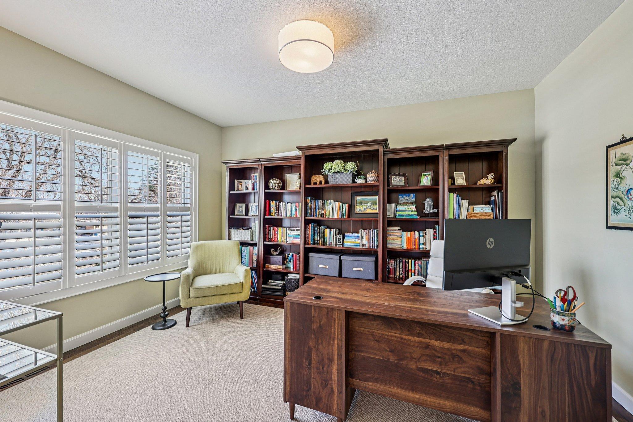 145 Cutacross Road Minneapolis, MN 55422 - Photo 10 of 35